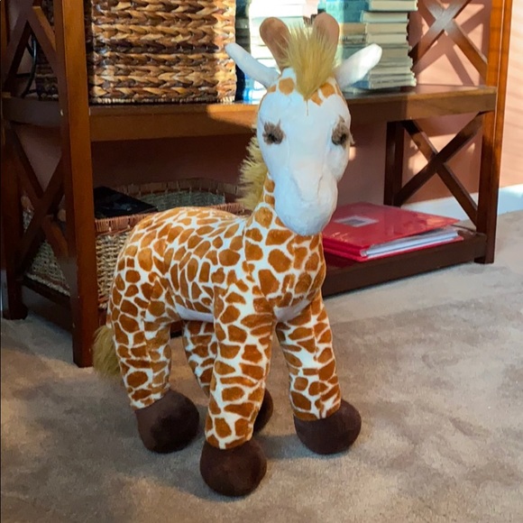animal alley giraffe